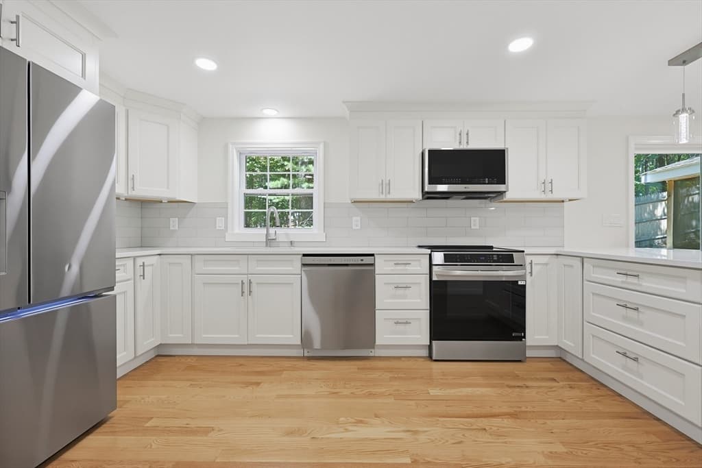 12 White Ave, Concord MA 01742 photo 2
