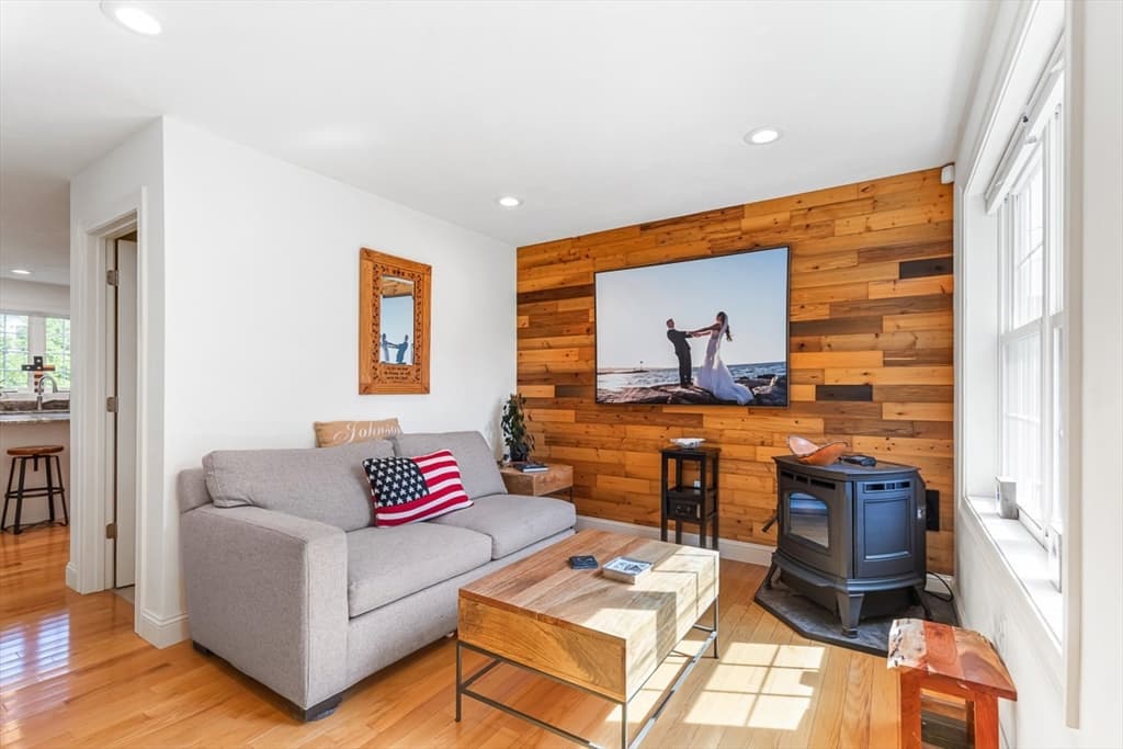 380 N Wheaton Ave, Seekonk MA 02771 photo 6