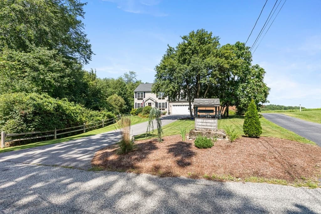 380 N Wheaton Ave, Seekonk MA 02771 photo 3