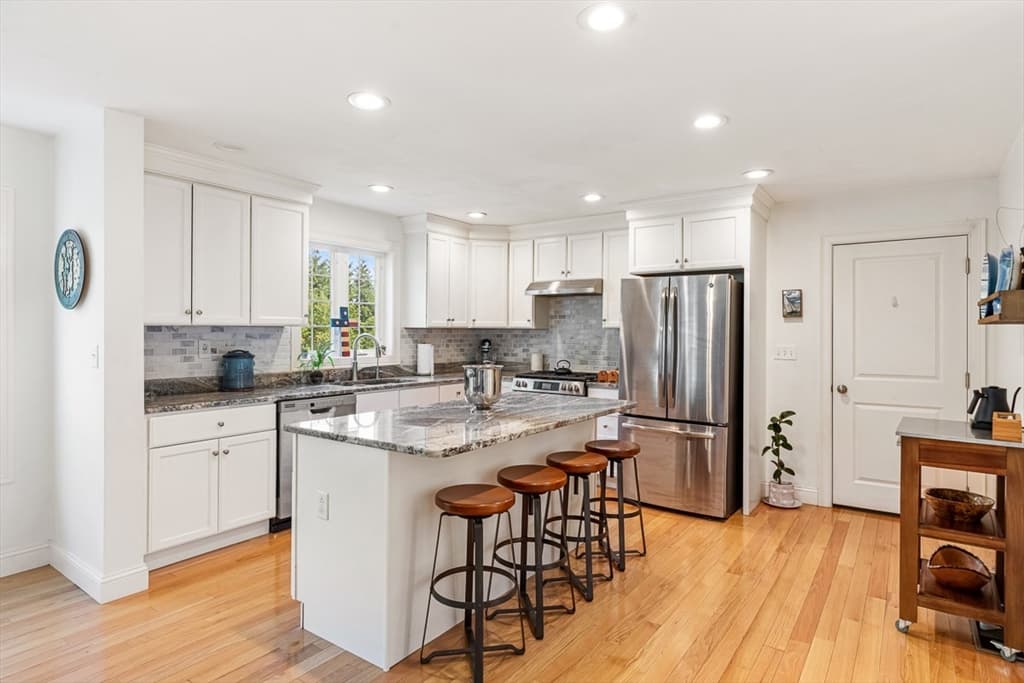380 N Wheaton Ave, Seekonk MA 02771 photo 15