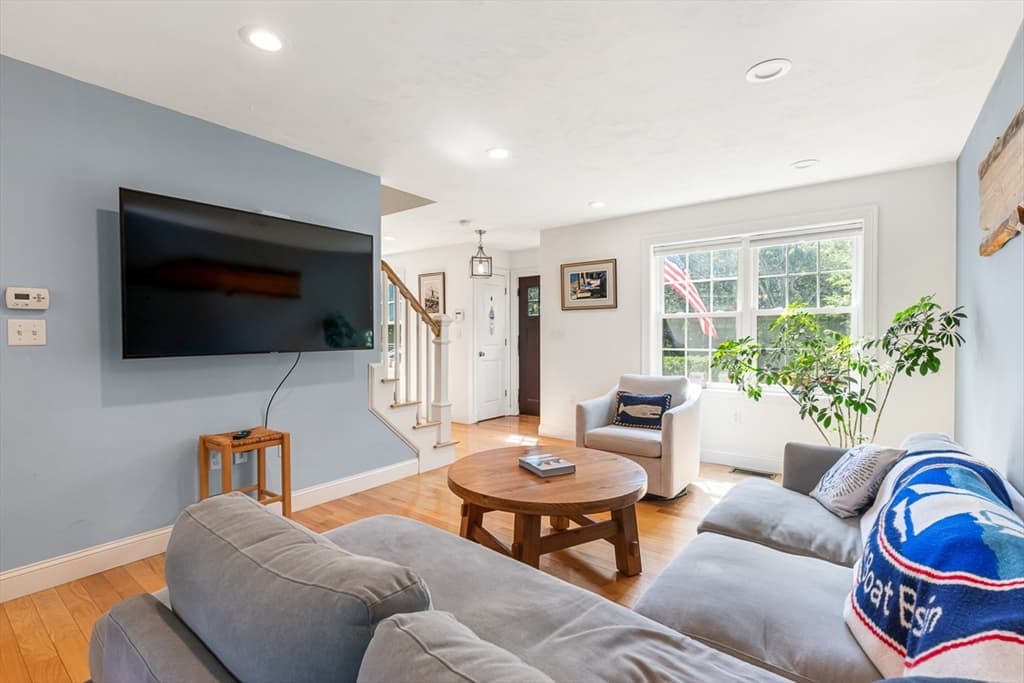 380 N Wheaton Ave, Seekonk MA 02771 photo 11