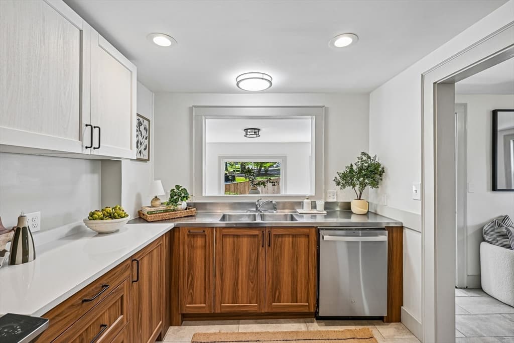 254 Russell St, Woburn MA 01801 photo 12