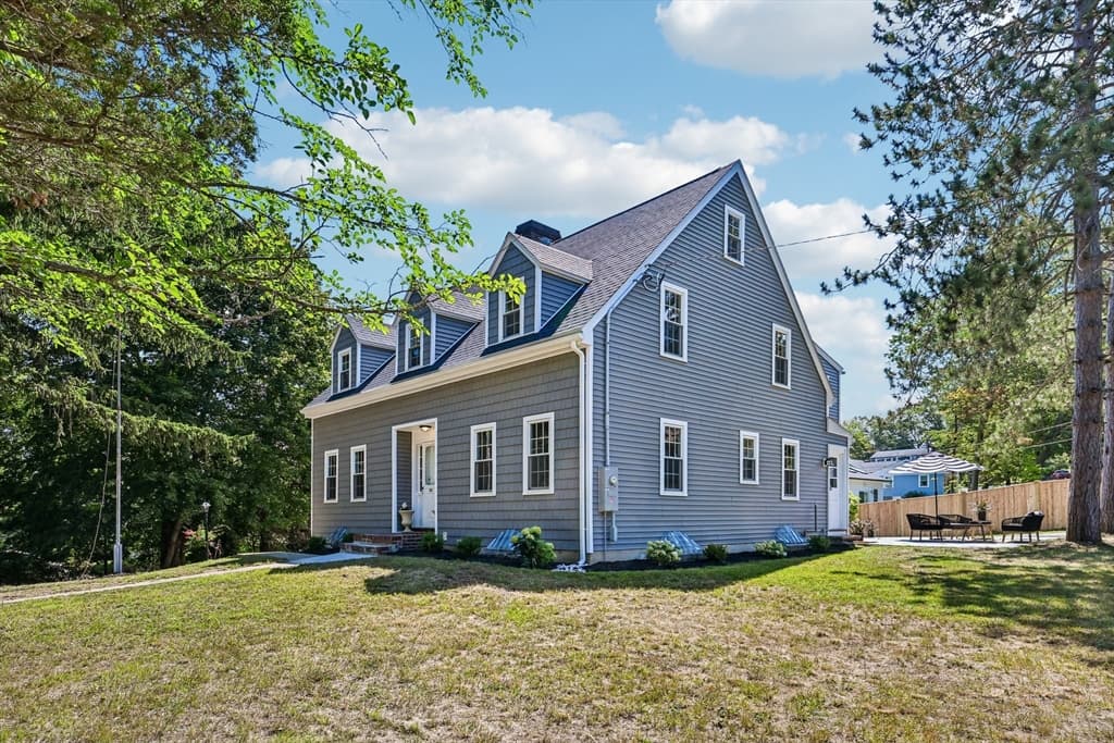 254 Russell St, Woburn MA 01801 photo 3