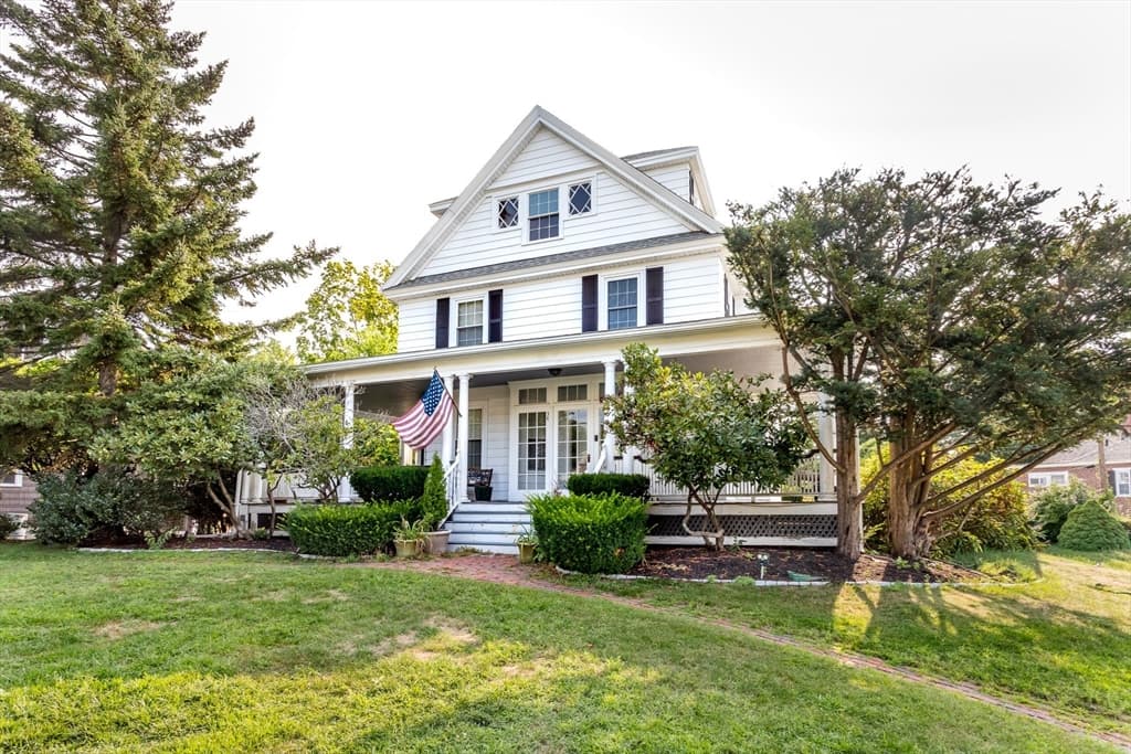 34 Avon Way, Quincy MA 02169 photo 2
