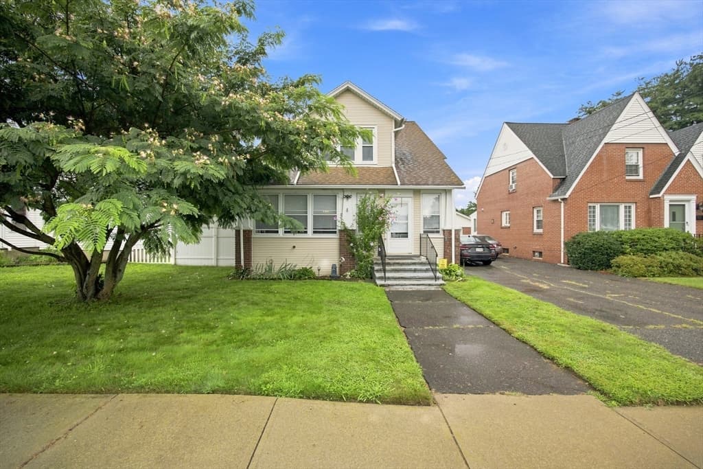 90 Bonneville Ave, Chicopee MA 01013 photo 2