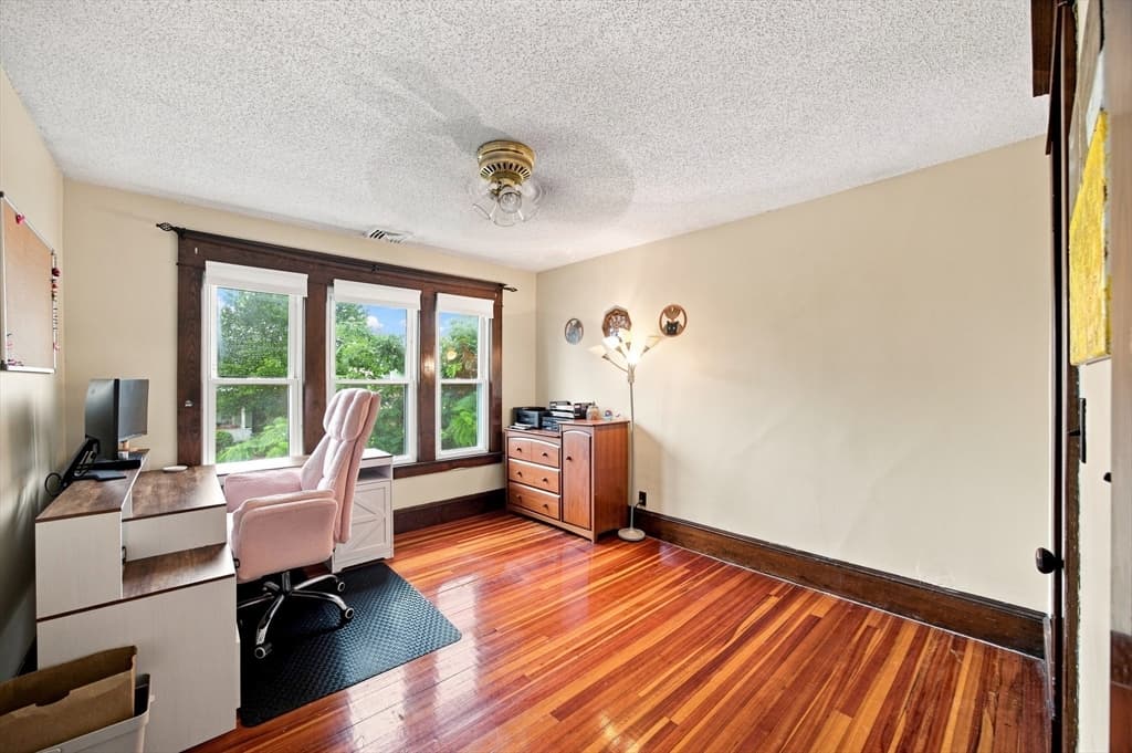 90 Bonneville Ave, Chicopee MA 01013 photo 28