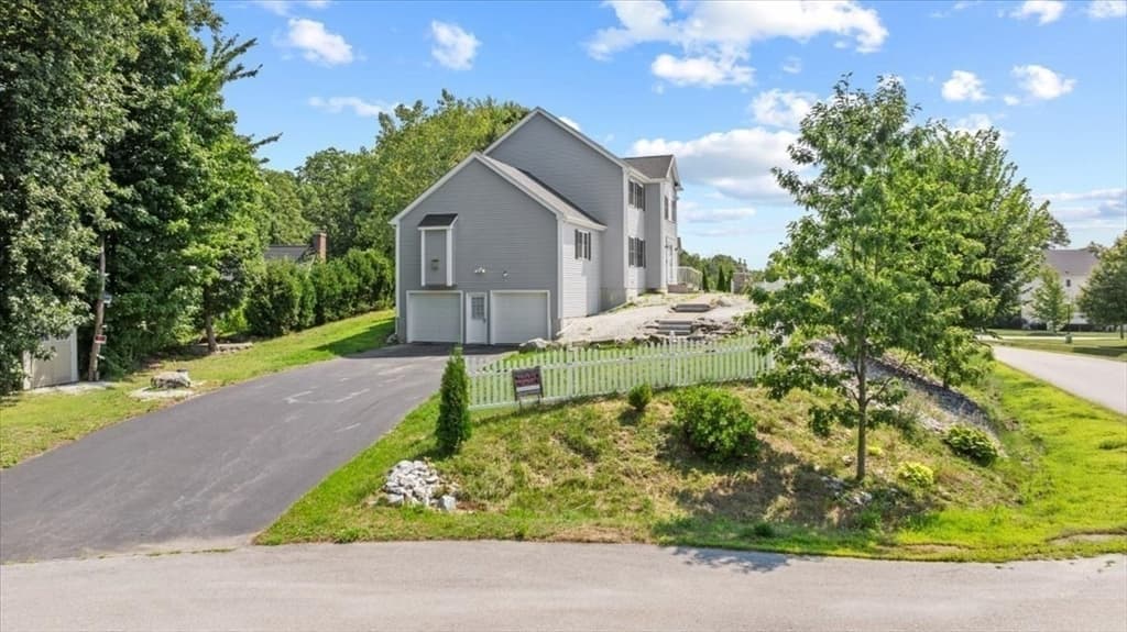 Single Family Residence at 3 Moore Dr, Millbury MA 01527, Millbury, photo 36 of 40