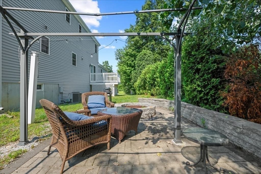 Single Family Residence at 3 Moore Dr, Millbury MA 01527, Millbury, photo 32 of 40