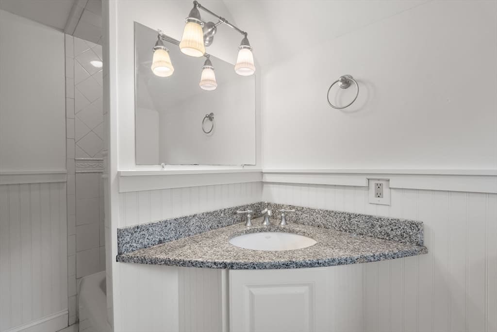855 Commonwealth Ave, Newton MA 02459 photo 23