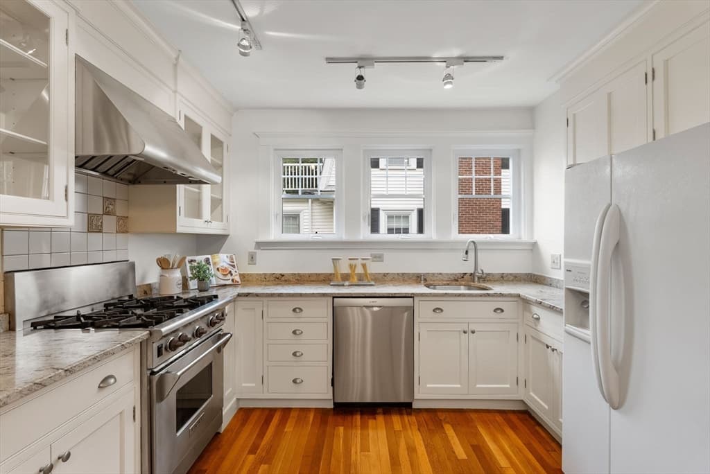 855 Commonwealth Ave, Newton MA 02459 photo 9