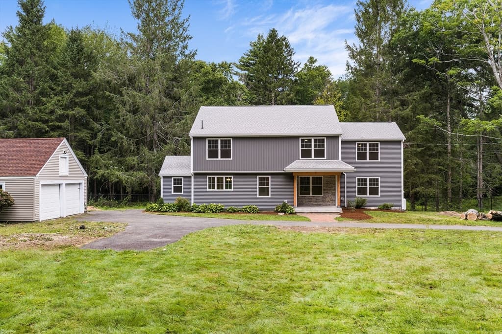 939 Monson Rd, Wilbraham MA 01095