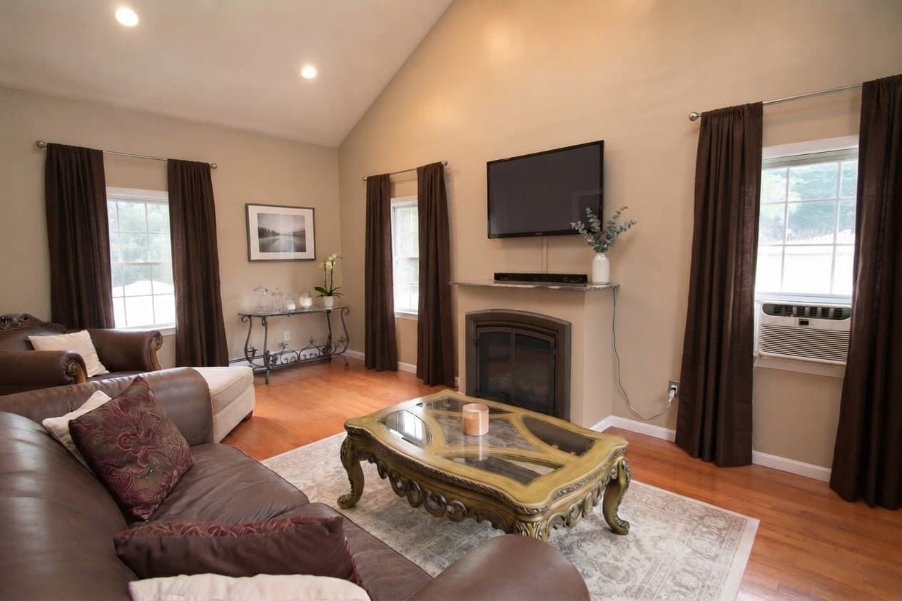 Single Family Residence at 9 Zamora St, Saugus MA 01906, photo 8 of 39