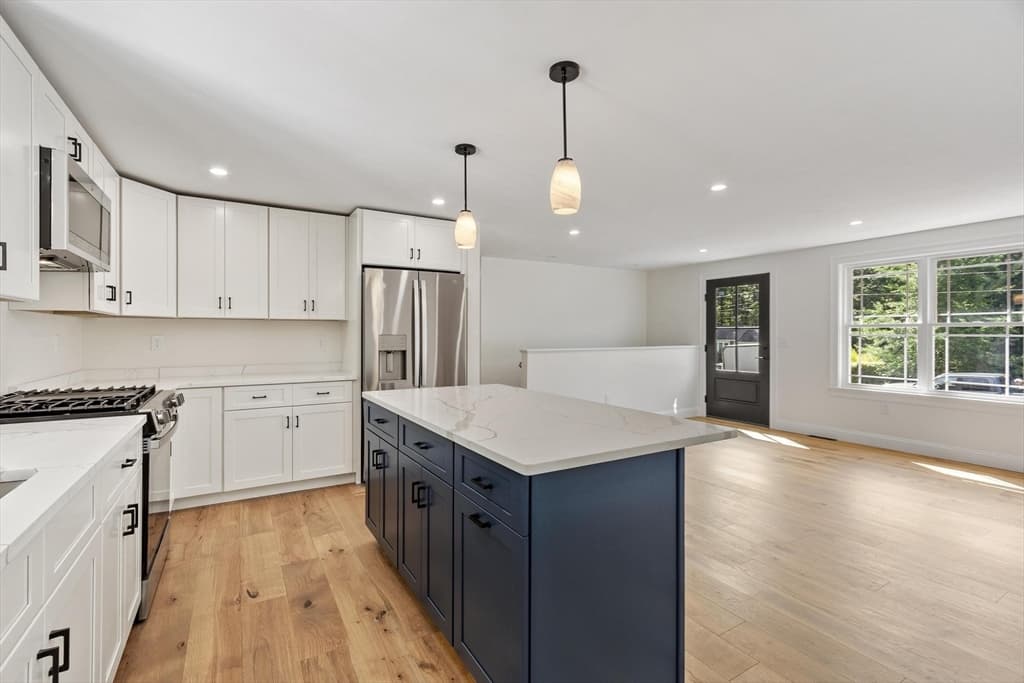 63 Maplewood Dr, Townsend MA 01469 photo 8