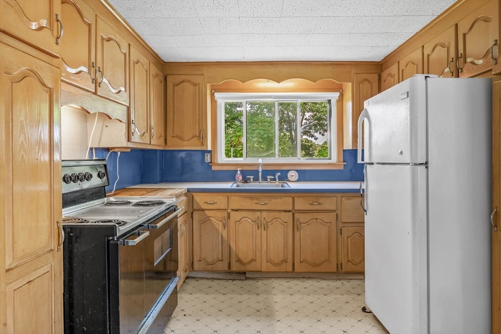 162 Arcadia Blvd, Springfield MA 01118 photo 12