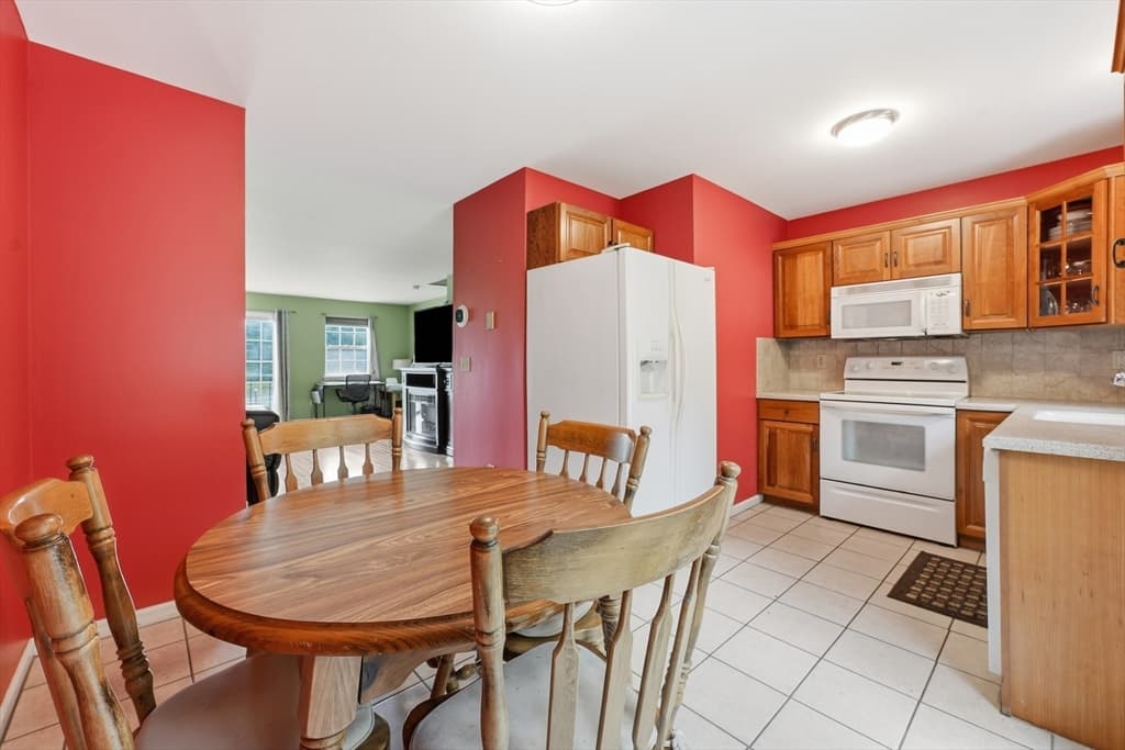 17 Waters Edge # 17, Ludlow MA 01056 photo 3