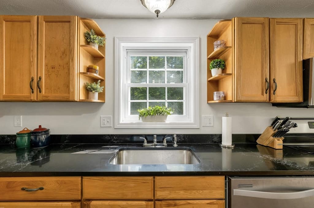 197 Grapevine, Dunbarton NH 03046 photo 12