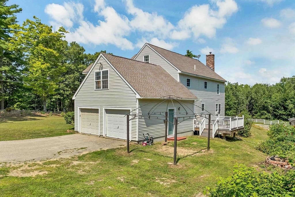 197 Grapevine, Dunbarton NH 03046 photo 3