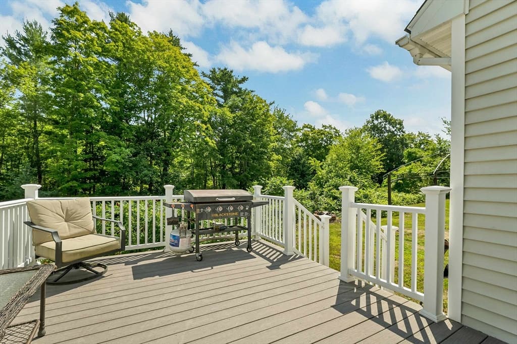 197 Grapevine, Dunbarton NH 03046 photo 10