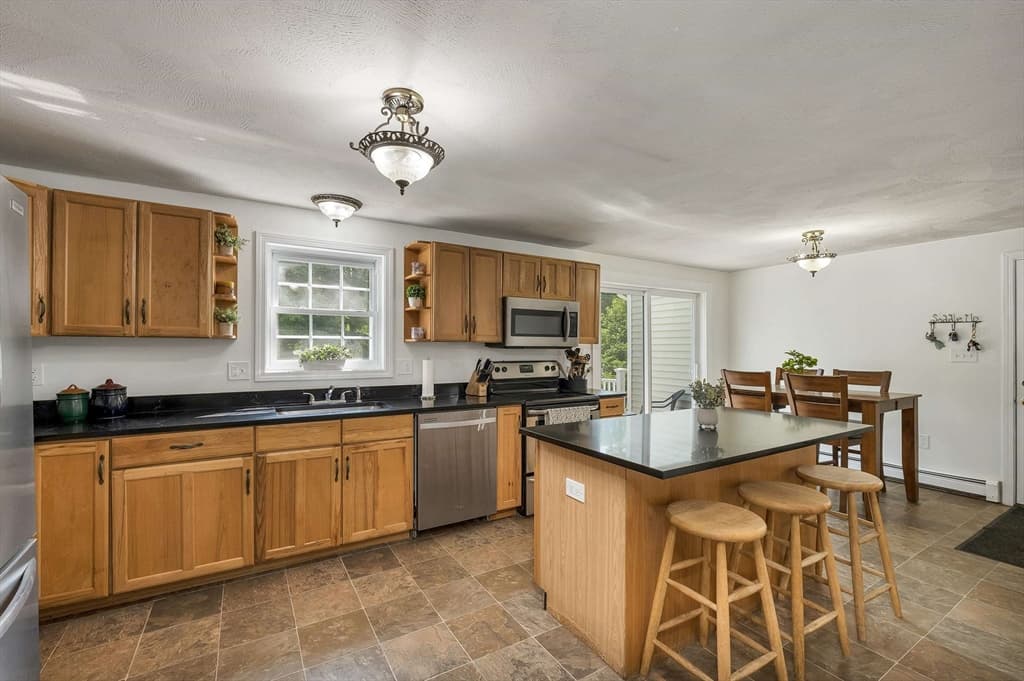 197 Grapevine, Dunbarton NH 03046 photo 11