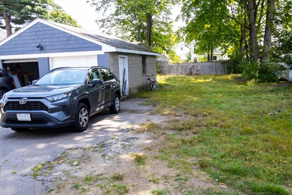 35 Peck St, Attleboro MA 02703 photo 32