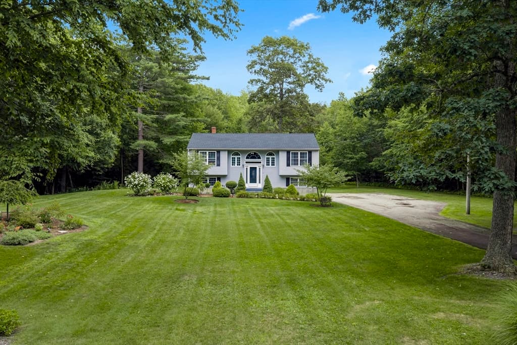 3 Laurel St, Hubbardston MA 01452 photo 2