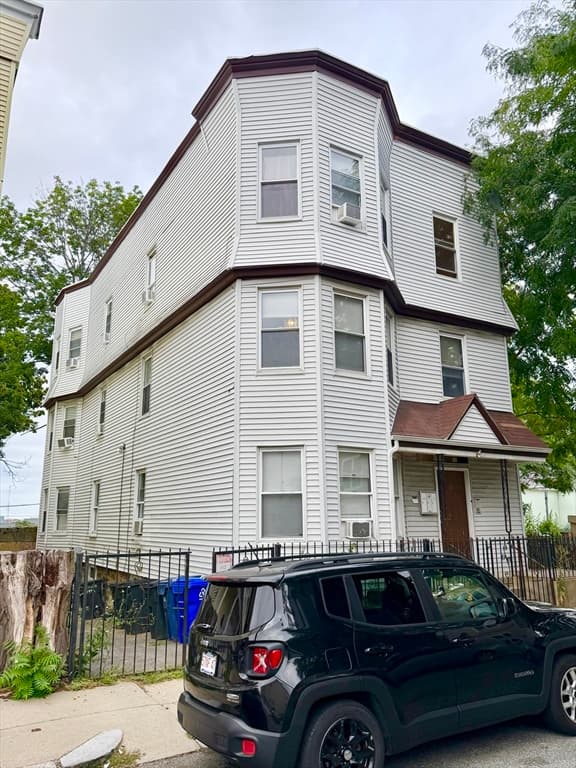 5 Woodward Park St, Boston MA 02125 photo 2