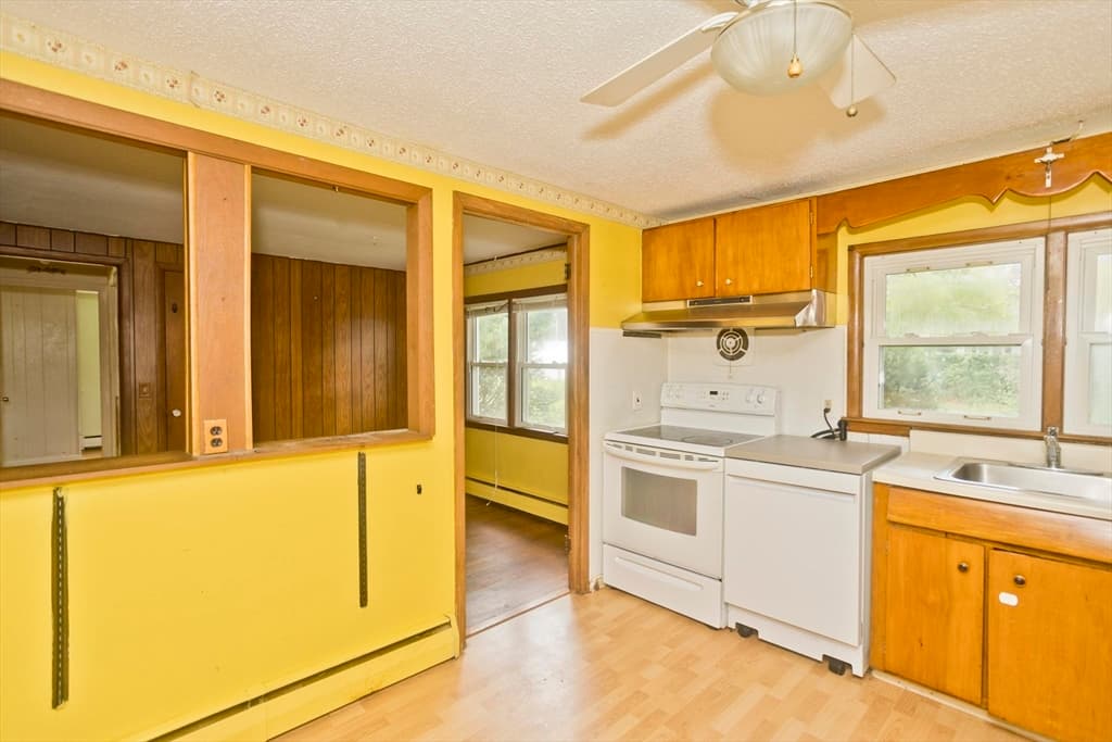 67 Warwick Rd, Chicopee MA 01020 photo 9