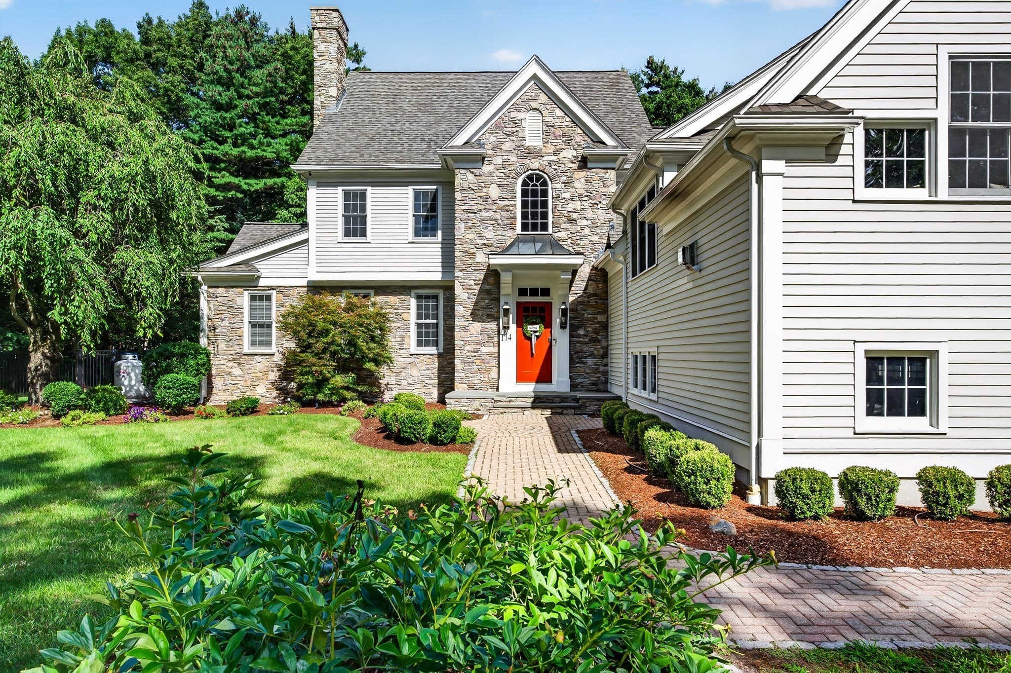 Single Family Residence at 114 Fox Run Rd, Bolton MA 01740, Bolton, photo 2 of 42