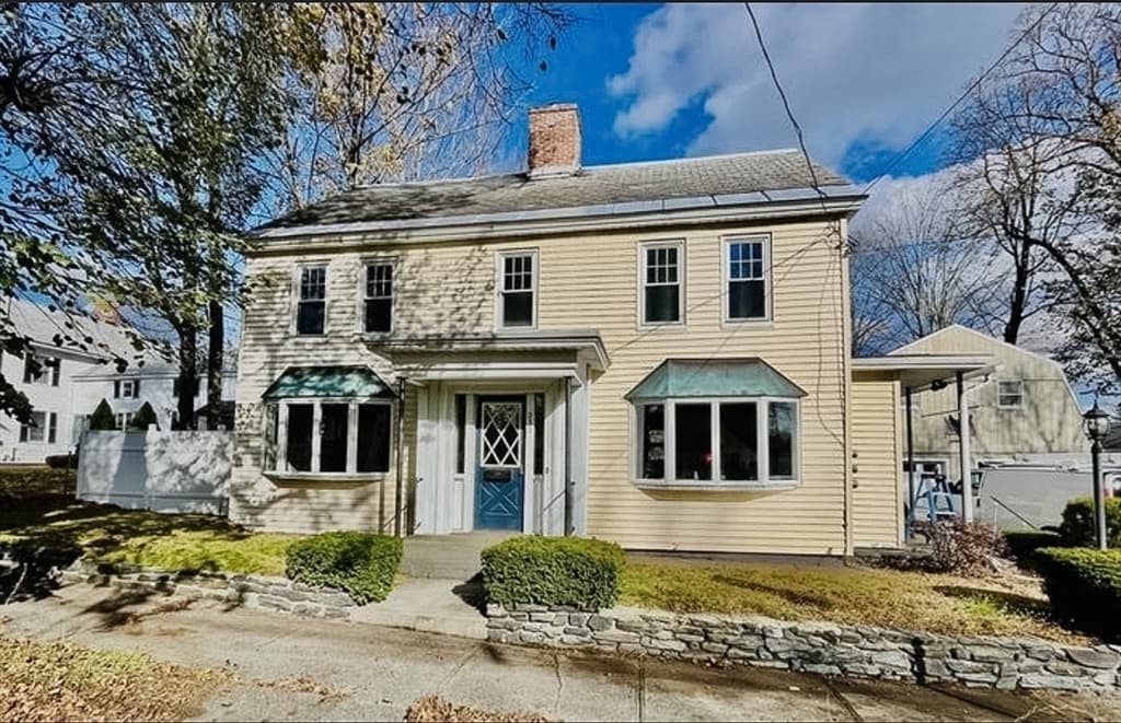 233 West St, Leominster MA 01453