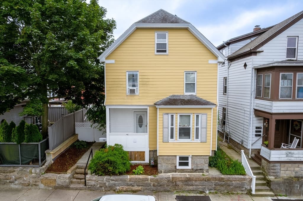 118 Parker St, New Bedford MA 02740
