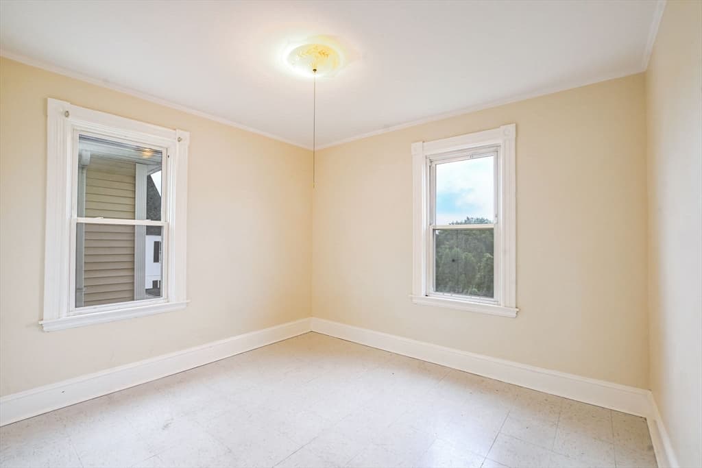 82 Eugenia St, New Bedford MA 02745 photo 10