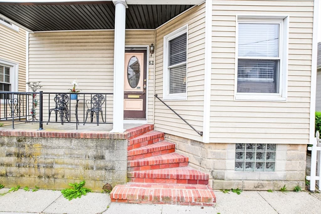82 Eugenia St, New Bedford MA 02745 photo 4