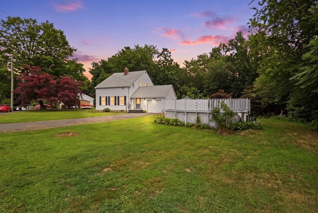 142 Cooper, Agawam MA 01001