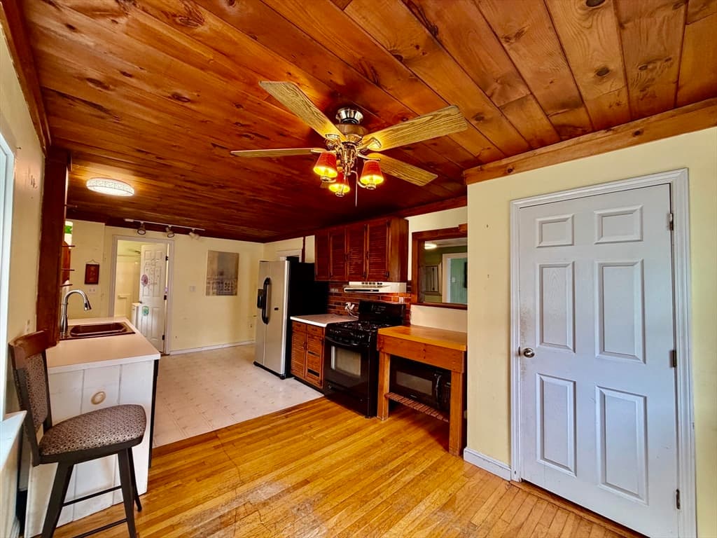 2 Colonial Road, Lynnfield MA 01940 photo 20