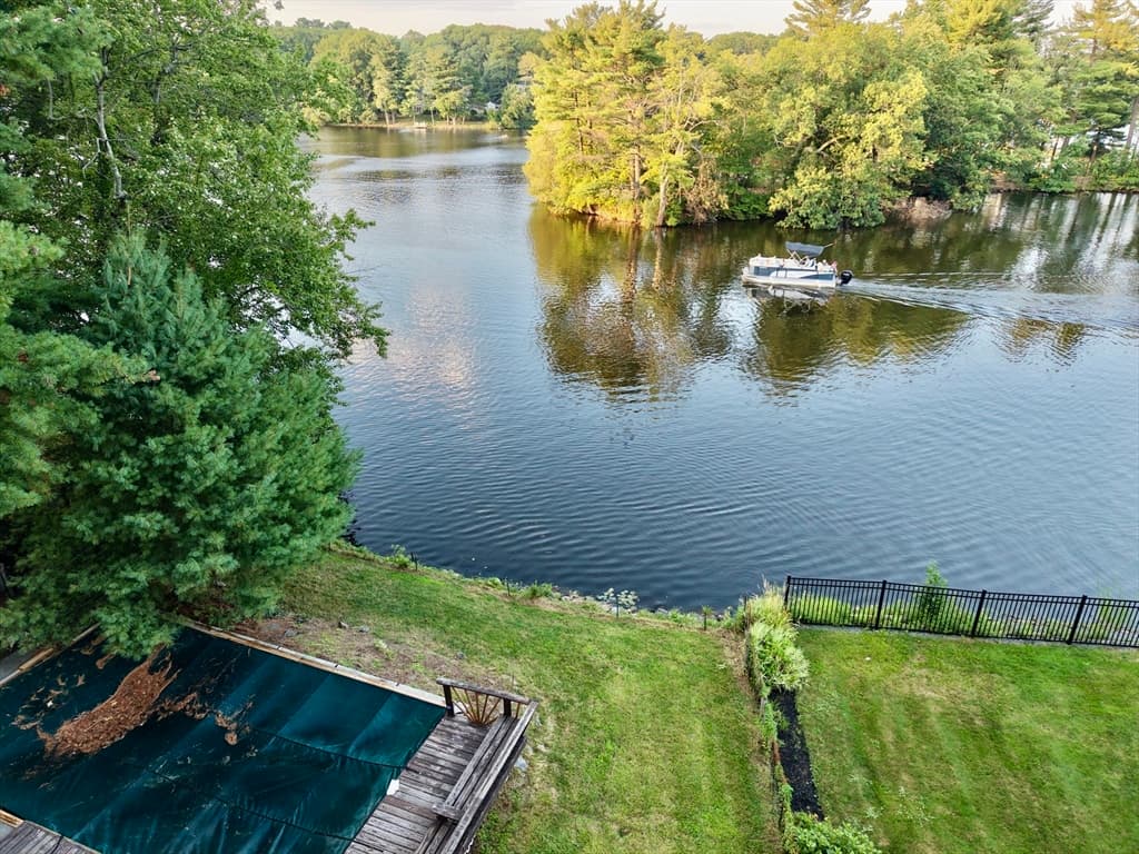 2 Colonial Road, Lynnfield MA 01940 photo 4
