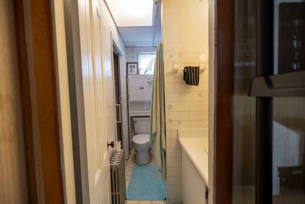 610 Bradford Ave, Fall River MA 02721 photo 28