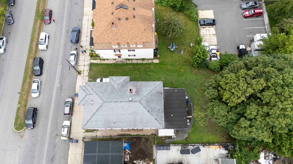 610 Bradford Ave, Fall River MA 02721 photo 4