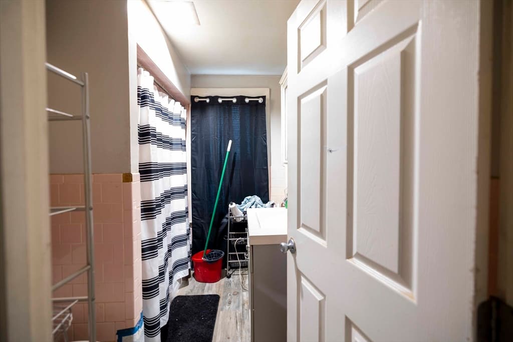 610 Bradford Ave, Fall River MA 02721 photo 25