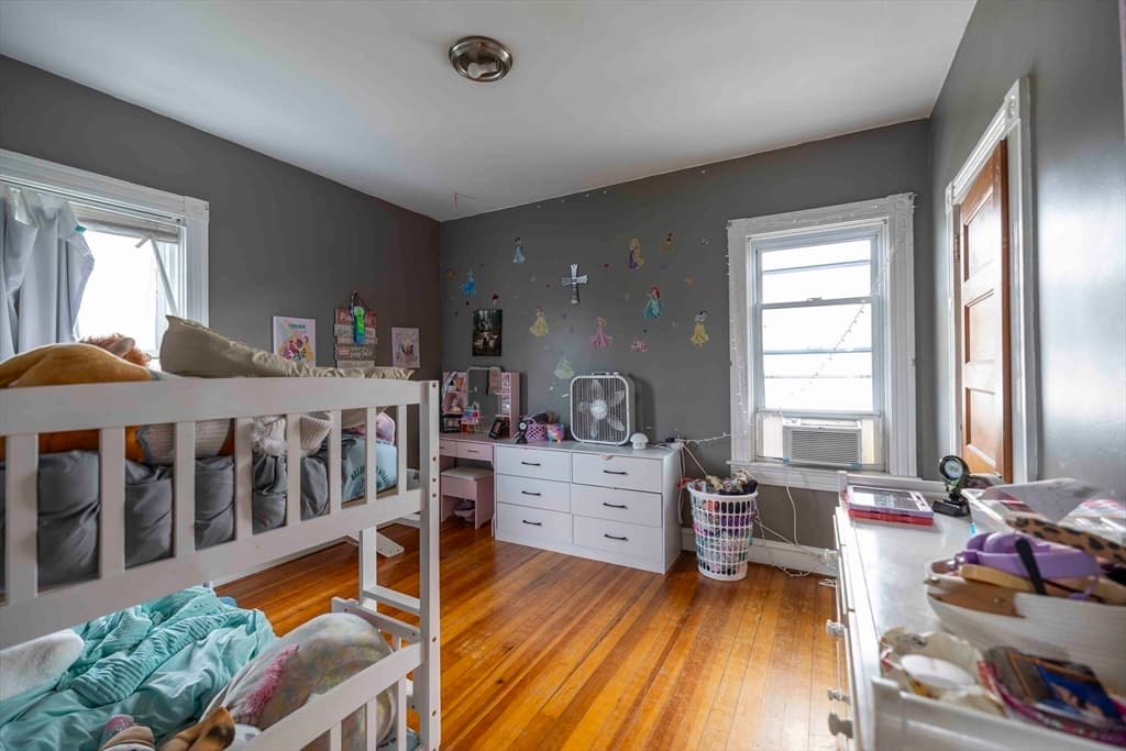 1025 Globe St, Fall River MA 02724 photo 12