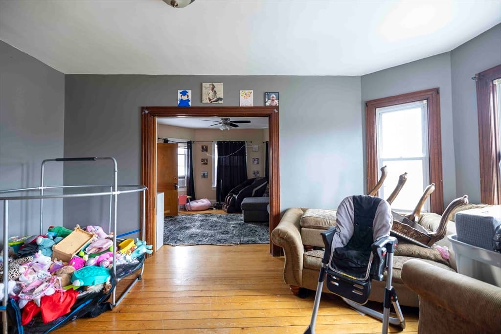 1025 Globe St, Fall River MA 02724 photo 8