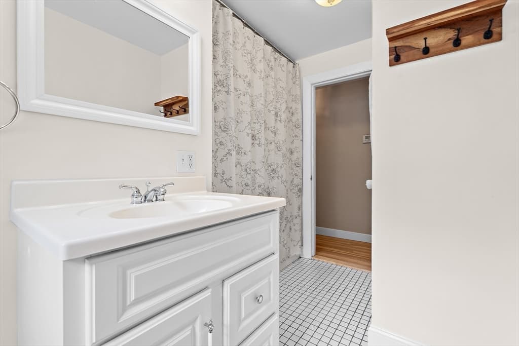 68 Gregory Rd, Holliston MA 01746 photo 15
