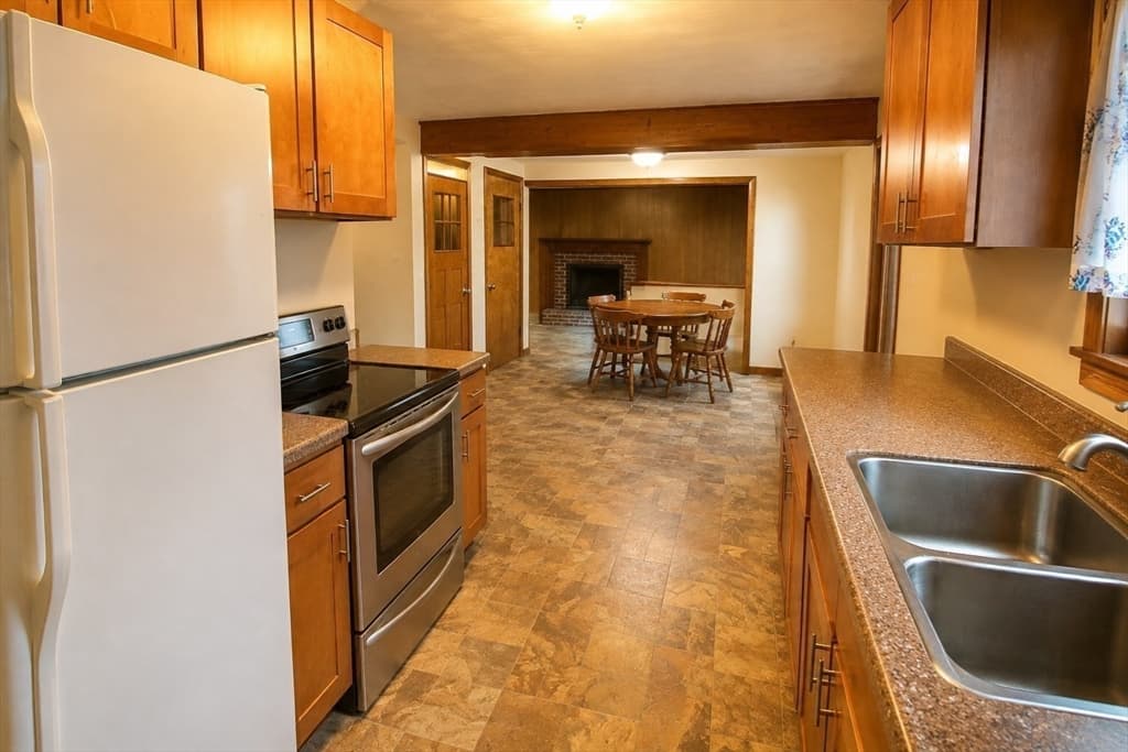 27 Feeding Hills Rd, Southwick MA 01077 photo 3