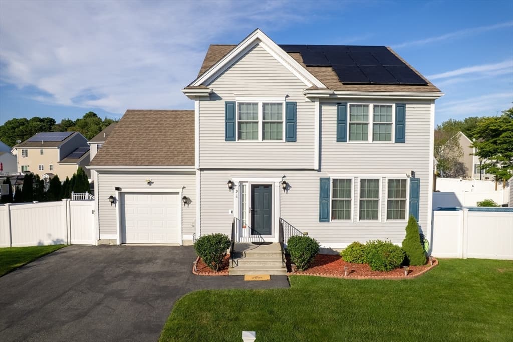 92 Tarkiln Pl, New Bedford MA 02745