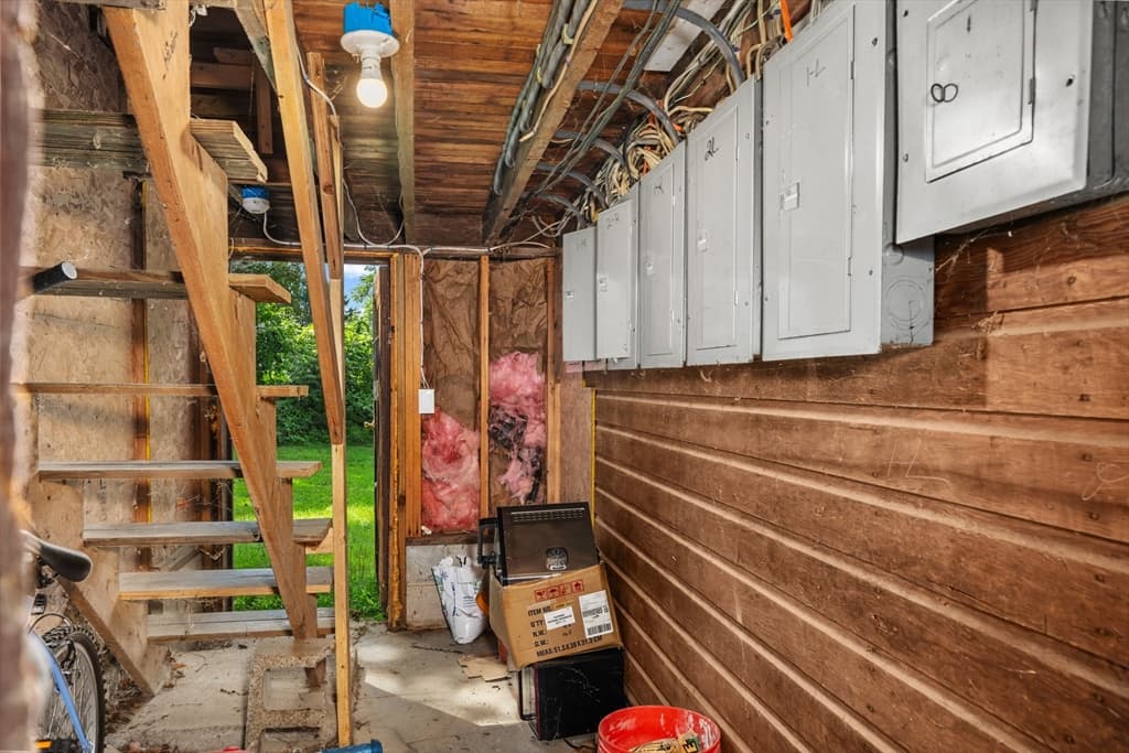 102 Sayles Street, Southbridge MA 01550 photo 40