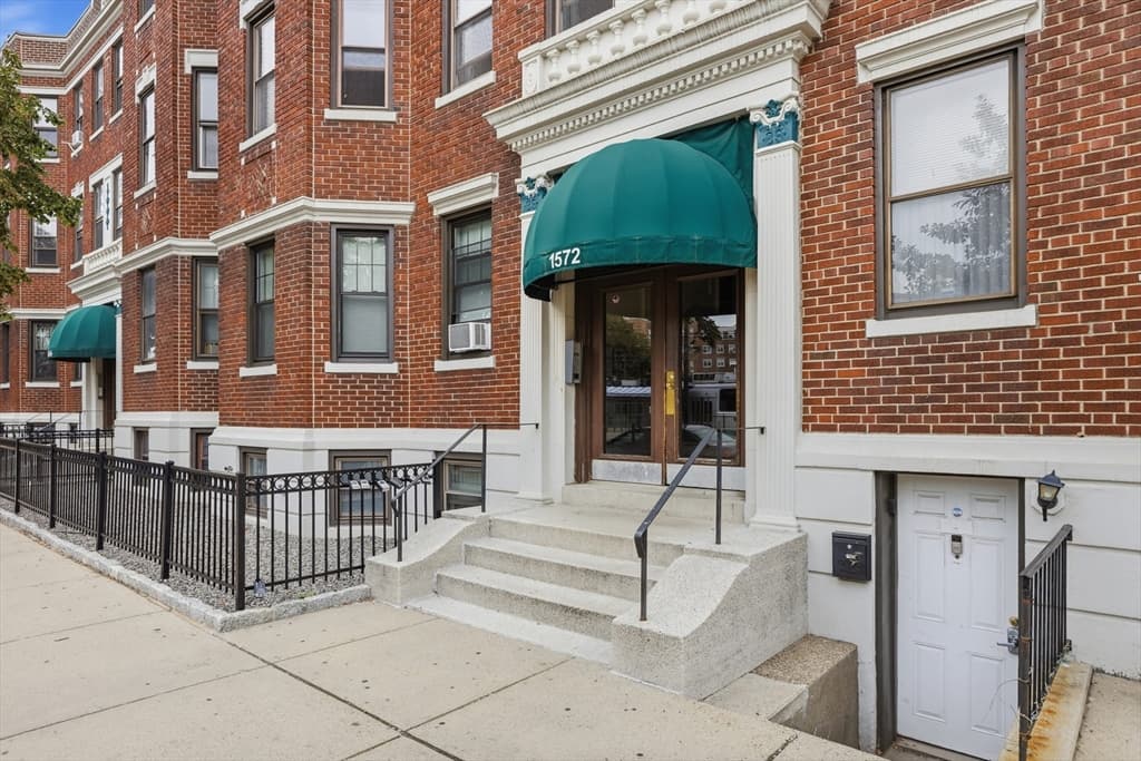 1572 Commonwealth Ave # 6, Boston MA 02135 photo 5
