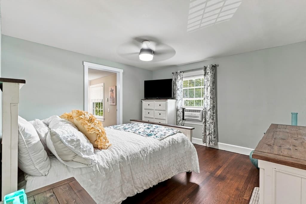 Single Family Residence at 8 Mellen St, Hopedale MA 01747, Hopedale, photo 20 of 41