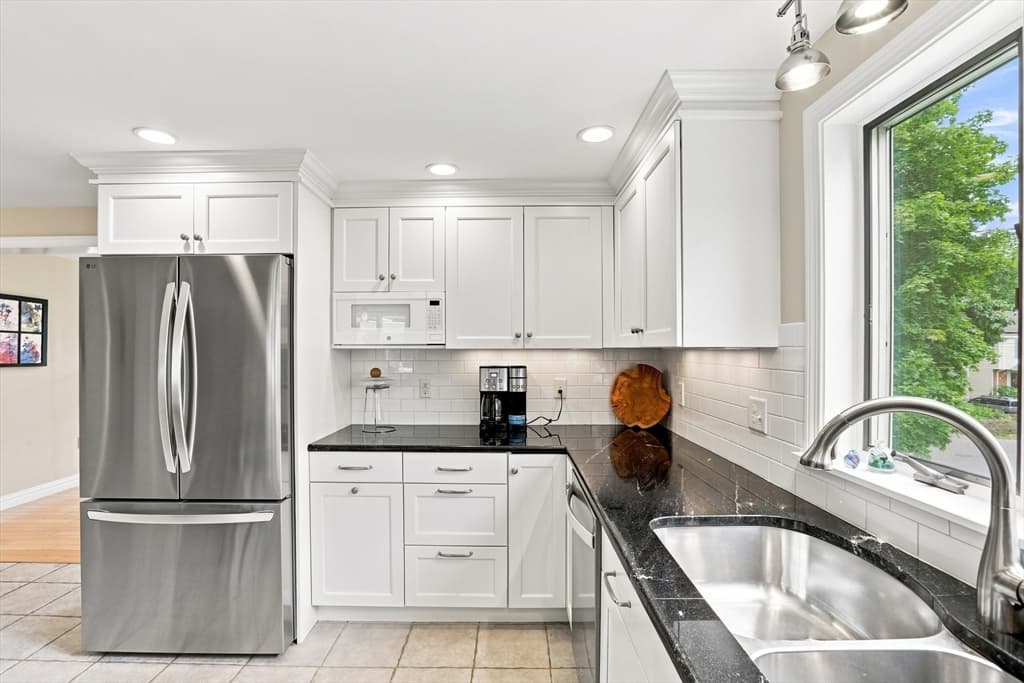 Single Family Residence at 123 Eastman Avenue, Swampscott MA 01907, Swampscott, photo 11 of 39