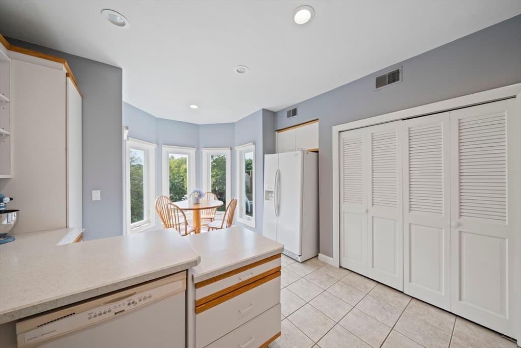Condominium at 72 Kim Ter # C, Stoughton MA 02072, Stoughton, photo 6 of 40