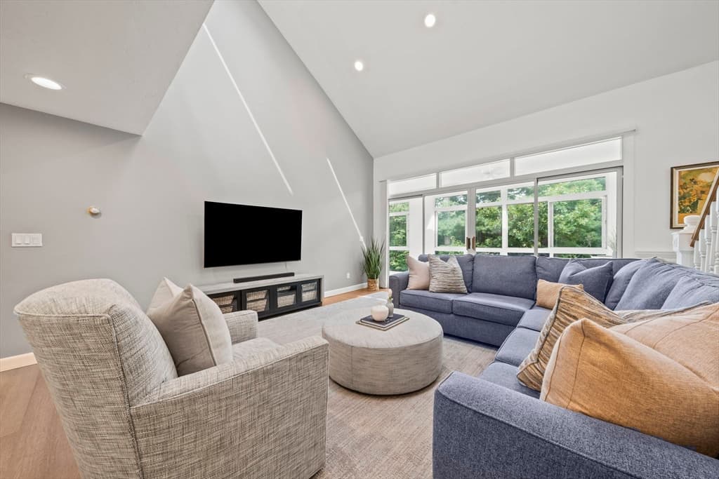 Condominium at 72 Kim Ter # C, Stoughton MA 02072, Stoughton, photo 17 of 40