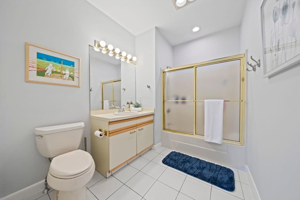 Condominium at 72 Kim Ter # C, Stoughton MA 02072, Stoughton, photo 12 of 40